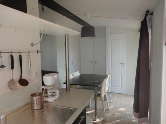 Mobil Home 6 Personnes Rocbaron Exterior photo